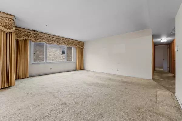 River Forest, IL 60305,1535 Forest AVE #305