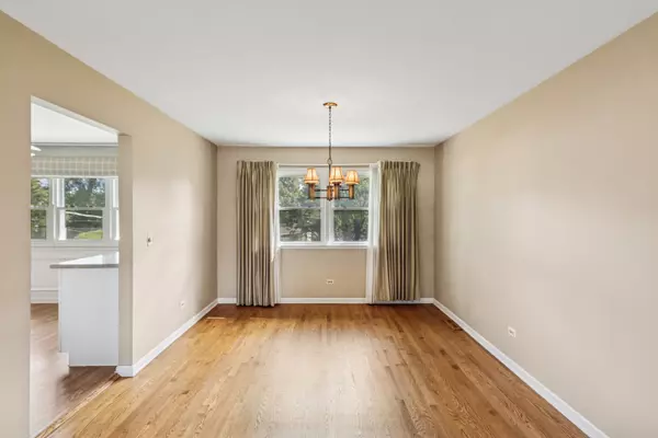 Wheeling, IL 60090,133 Coral LN