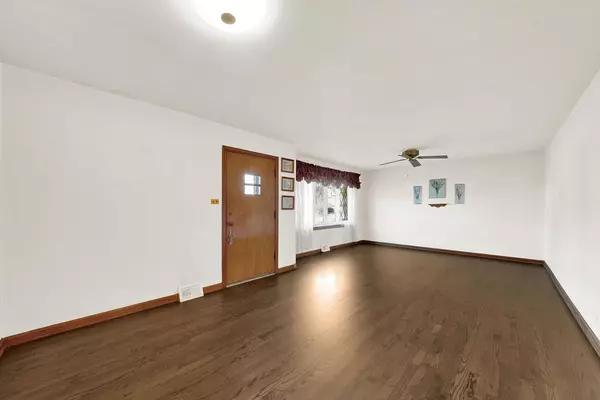 Burbank, IL 60459,6629 W 83rd ST
