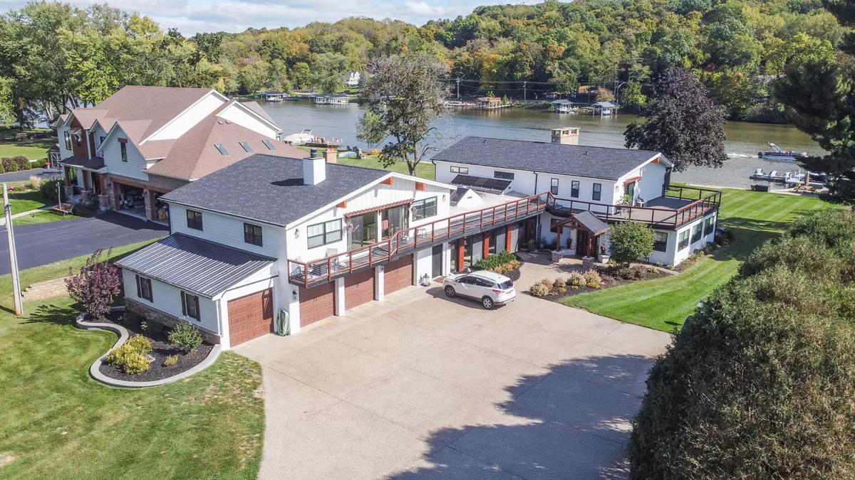 Algonquin, IL 60102,1649 Heather DR