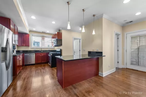 Chicago, IL 60659,6226 N Mozart ST #2N