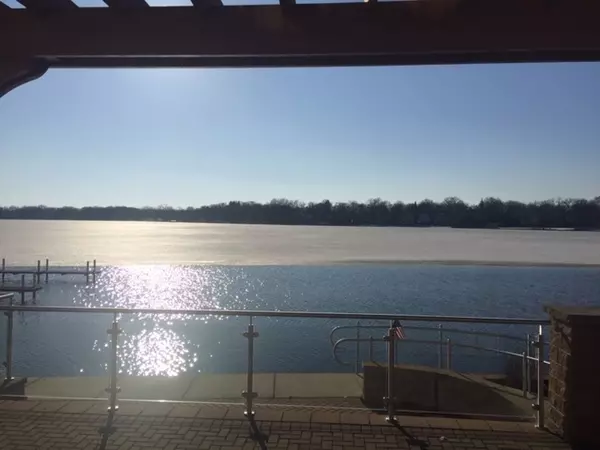 Mundelein, IL 60060,728 Diamond Lake RD #310