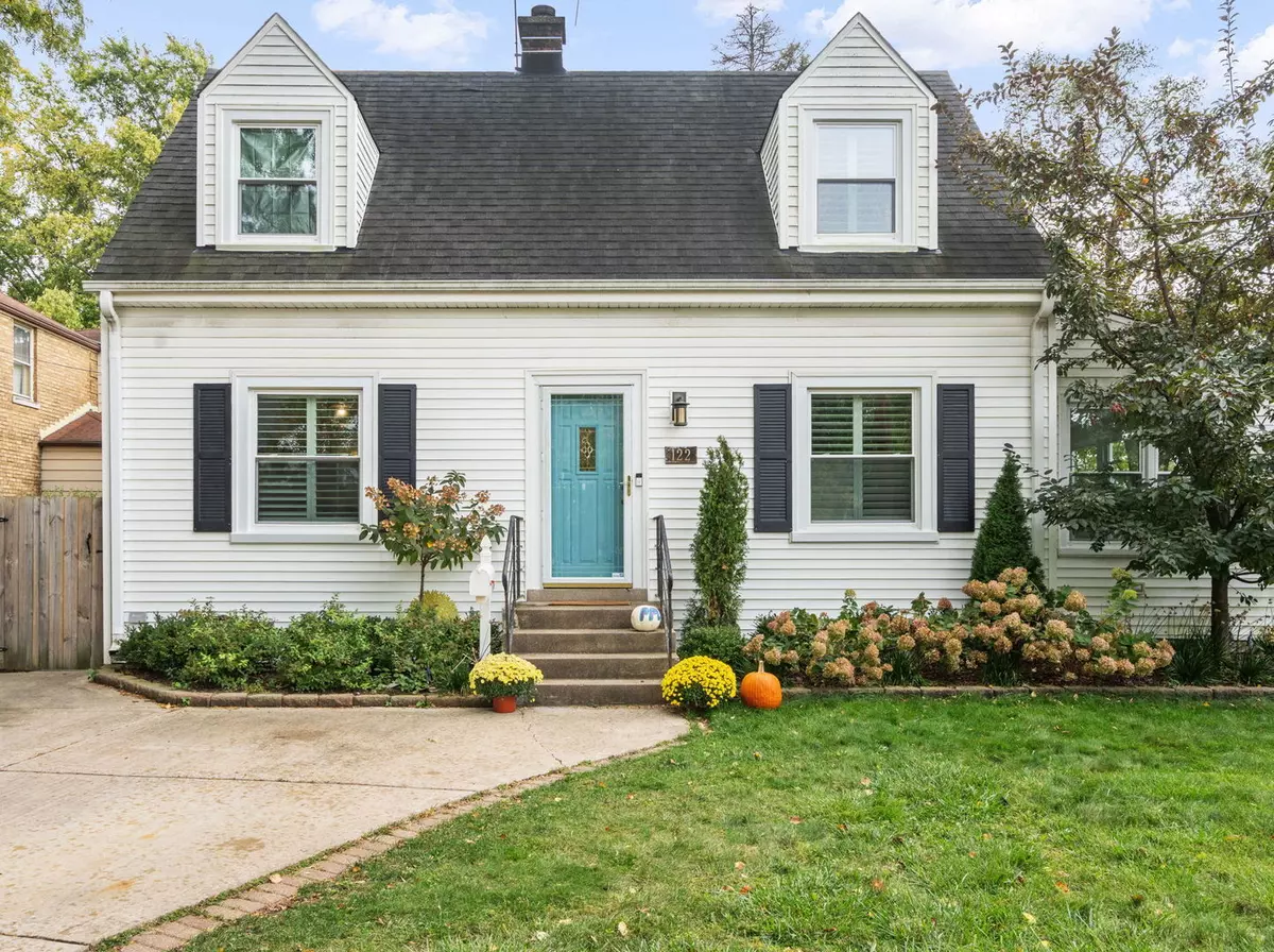 Elmhurst, IL 60126,122 E Crescent AVE