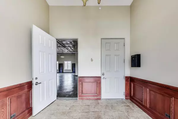 Arlington Heights, IL 60004,135 W Rand RD