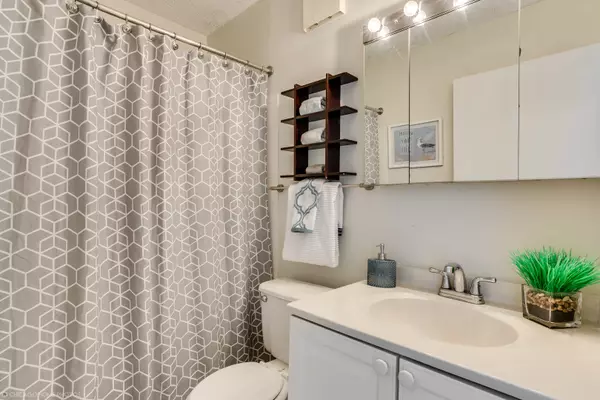 Chicago, IL 60610,111 W MAPLE ST #2703