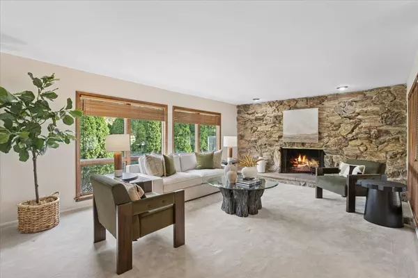 La Grange Highlands, IL 60525,5441 S Edgewood AVE