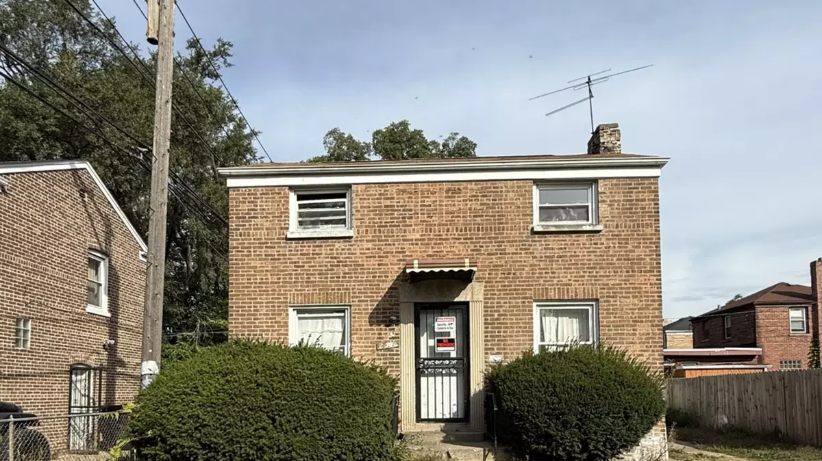 Chicago, IL 60617,2516 E 99TH ST