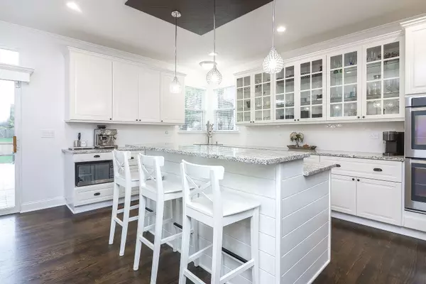 South Elgin, IL 60177,335 Forest TRL