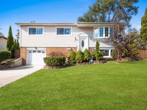 9140 Sycamore DR, Hickory Hills, IL 60457