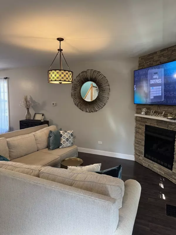 Blue Island, IL 60406,2042 Grove ST