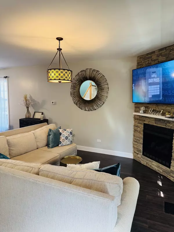 Blue Island, IL 60406,2042 Grove ST