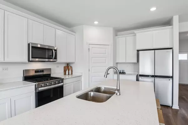 Huntley, IL 60142,9966 Edgebrook LN