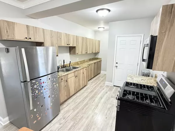 Chicago, IL 60634,5842 W BARRY AVE #2E