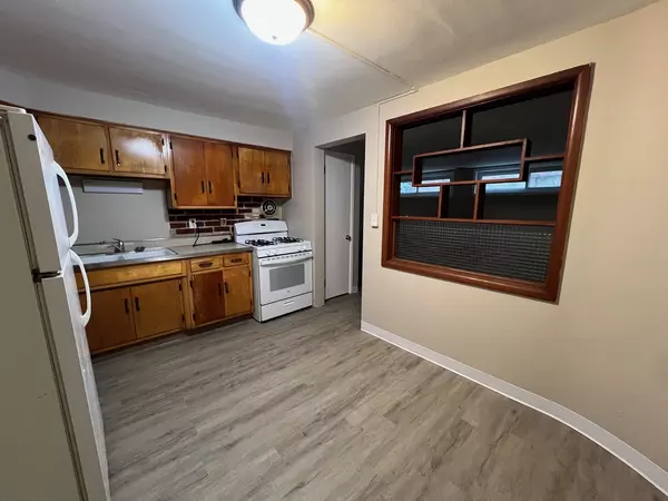 Rockford, IL 61103,2410 Auburn ST #2