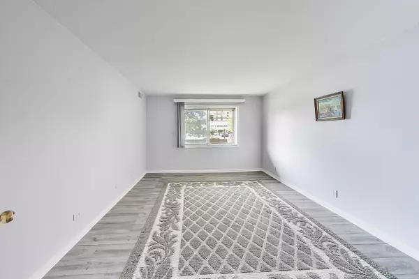Skokie, IL 60077,4840 Foster ST #107
