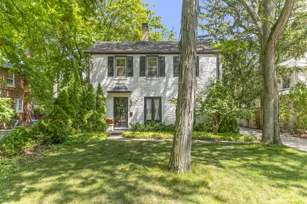 325 Lincolnwood RD, Highland Park, IL 60035