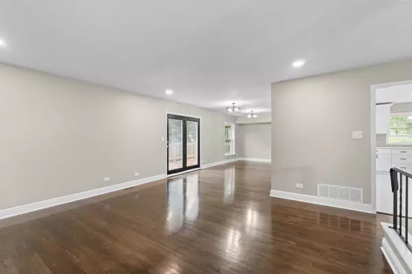 Hoffman Estates, IL 60169,1180 Cobble Hill CT