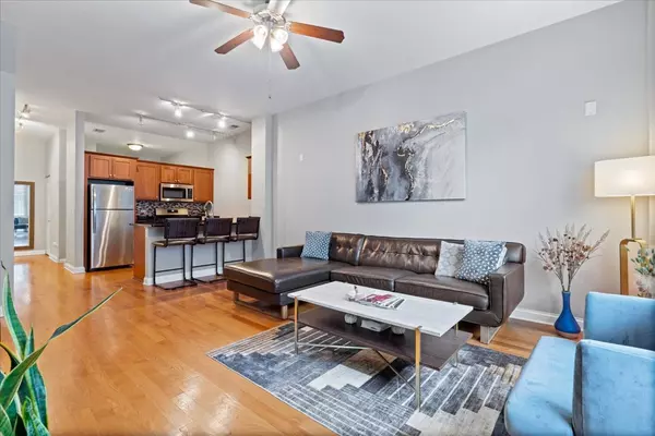 Chicago, IL 60616,2025 S Indiana AVE #407