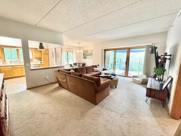 Mount Prospect, IL 60056,5 W Central RD #104