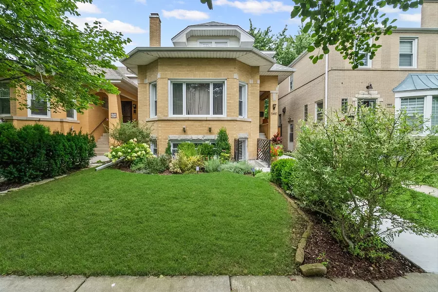 5410 W Hutchinson ST, Chicago, IL 60641