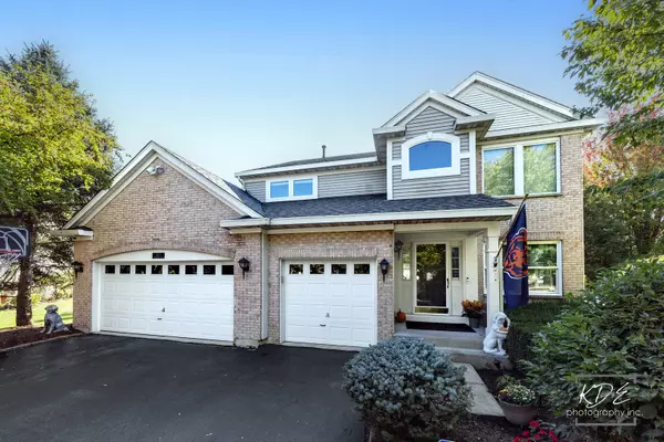 2527 Boddington LN, Naperville, IL 60564