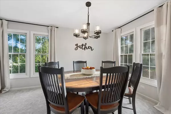 Cary, IL 60013,2 Daybreak Ridge TRL