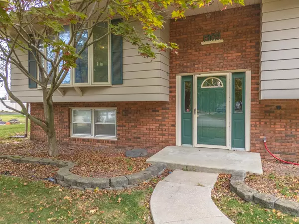 Bloomington, IL 61701,1909 Marzel DR