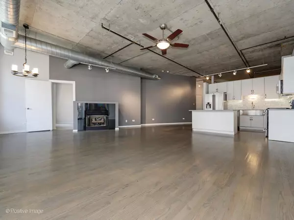 Chicago, IL 60607,1000 W Adams ST #507