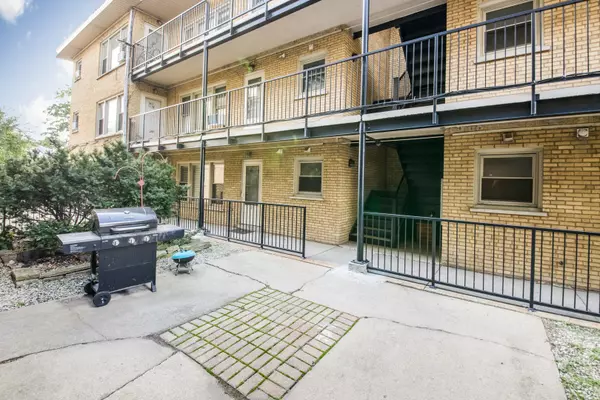 Chicago, IL 60634,6733 W Irving Park AVE #2B