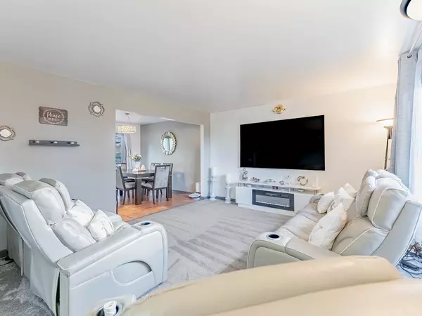 Lombard, IL 60148,921 N Grace ST