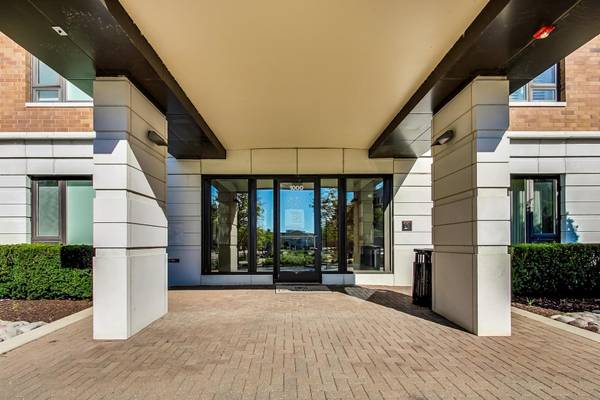 Burr Ridge, IL 60527,1000 Village Center DR #105