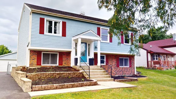 304 Jackson ST, Bartlett, IL 60103