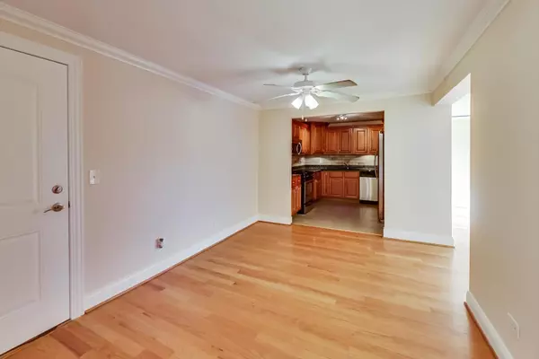 Chicago, IL 60646,6333 N Milwaukee AVE #1G