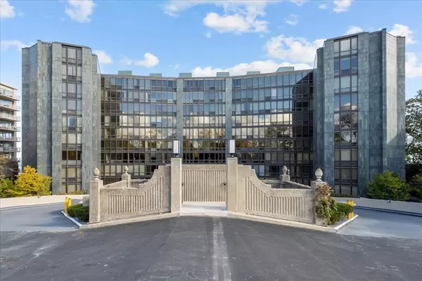 Wilmette, IL 60091,1420 Sheridan RD #1H