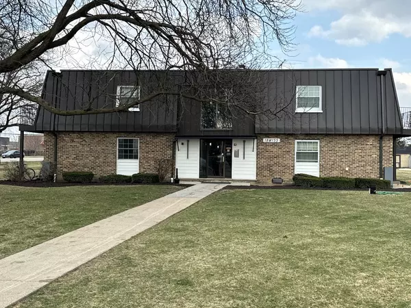 121 W 63rd ST #D105, Westmont, IL 60559