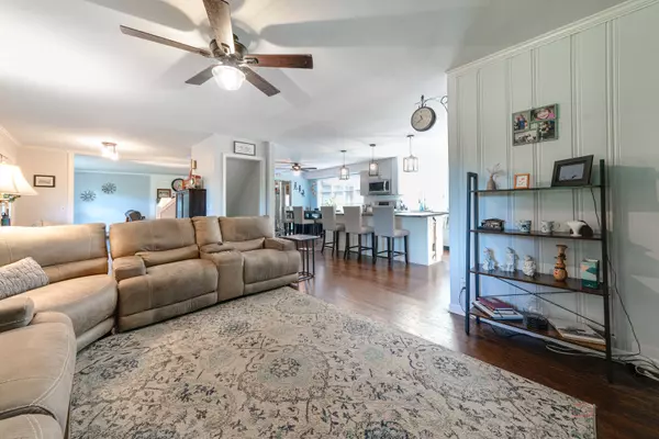 Mchenry, IL 60051,820 Black Partridge RD