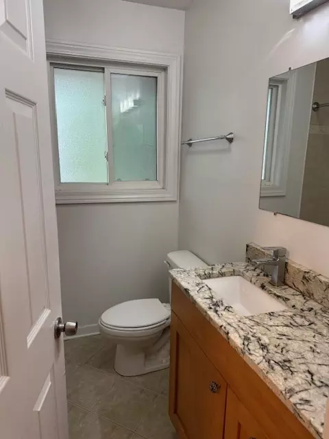 Skokie, IL 60076,10115 Old Orchard CT #302