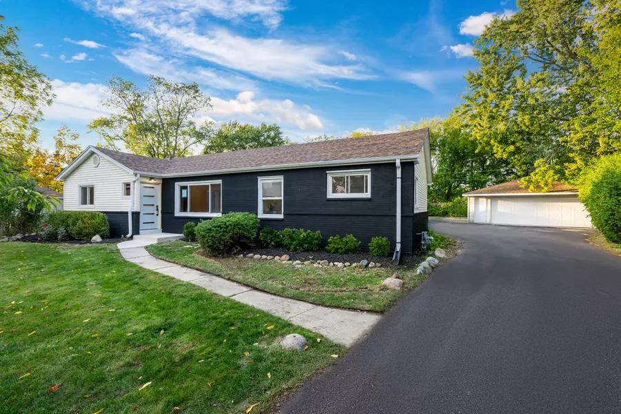 760 Buckeye DR, Hoffman Estates, IL 60169