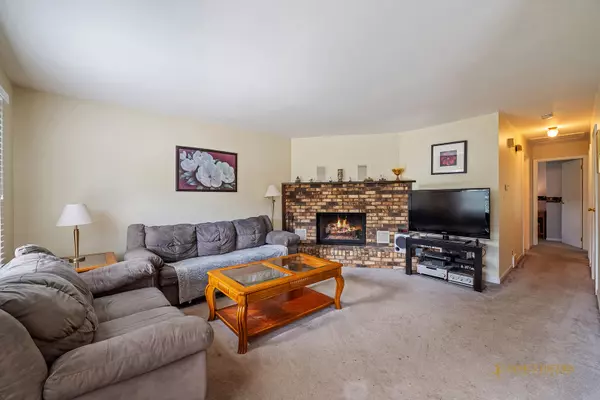 Wonder Lake, IL 60097,7418 N Oak ST