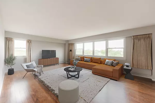 La Grange, IL 60525,141 N La Grange RD #601