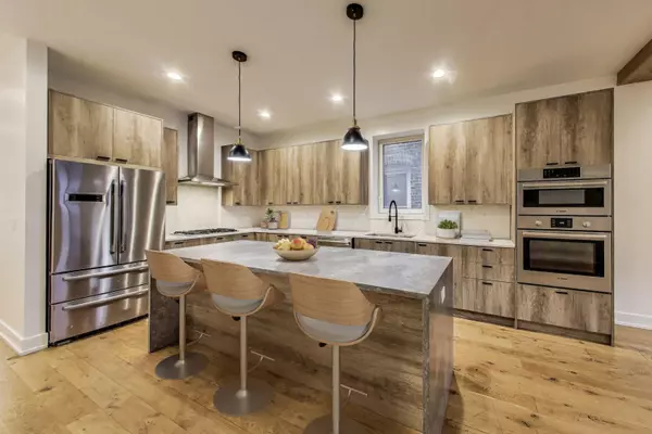 Chicago, IL 60622,1445 N Rockwell ST #1