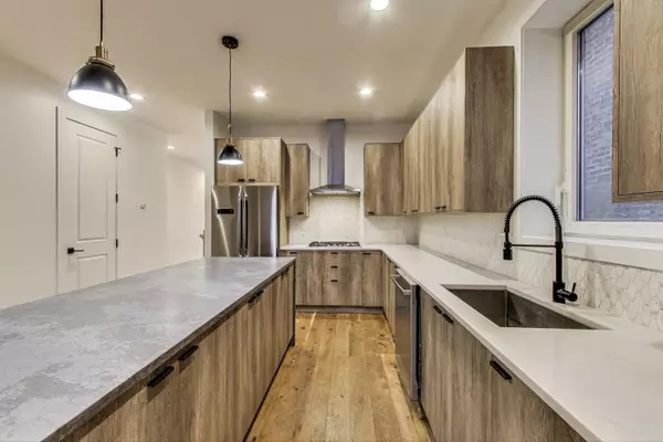 Chicago, IL 60622,1445 N Rockwell ST #1