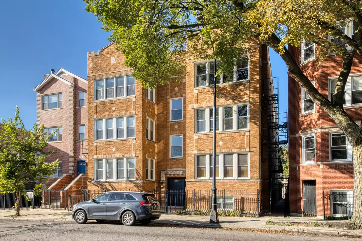 Chicago, IL 60640,1740 W Foster AVE #3R