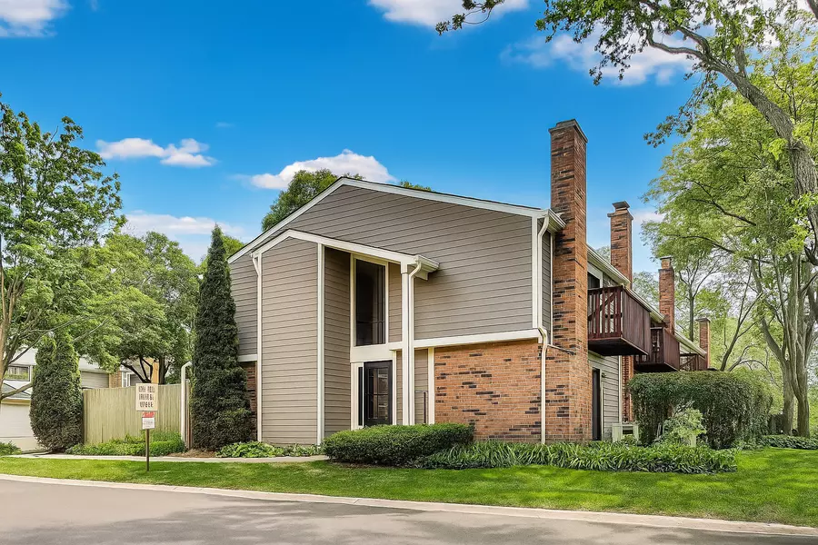107 W Brighton PL, Mount Prospect, IL 60056