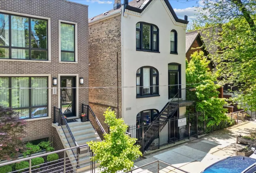 2233 W Shakespeare AVE #1F, Chicago, IL 60647