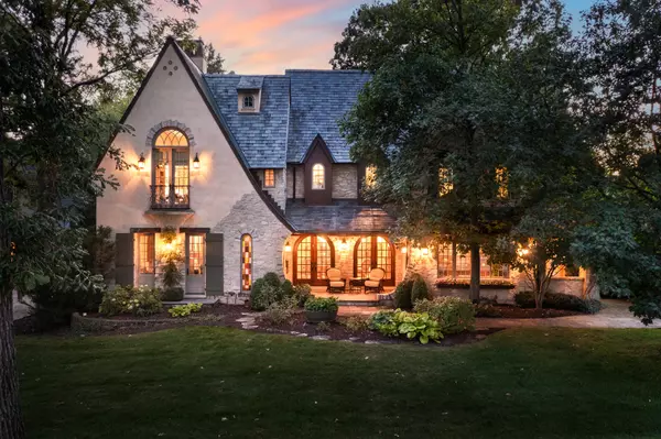 21 Forest AVE, Naperville, IL 60540