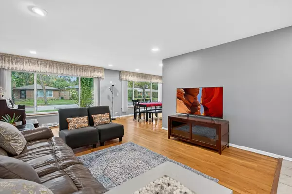Skokie, IL 60076,8607 Lawndale AVE