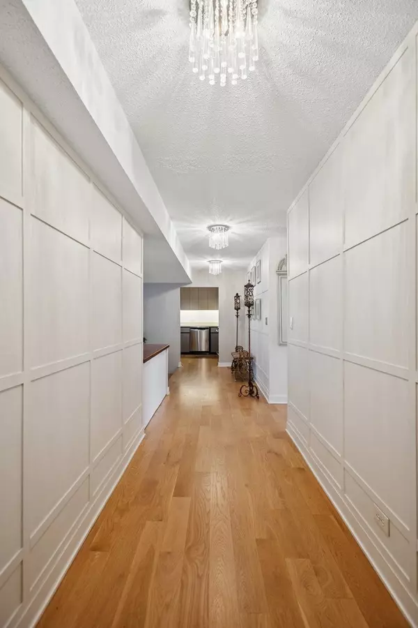 Chicago, IL 60610,1430 N Astor ST #15B