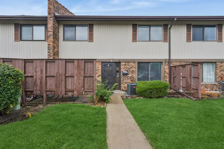 4 Tower CT, Downers Grove, IL 60516