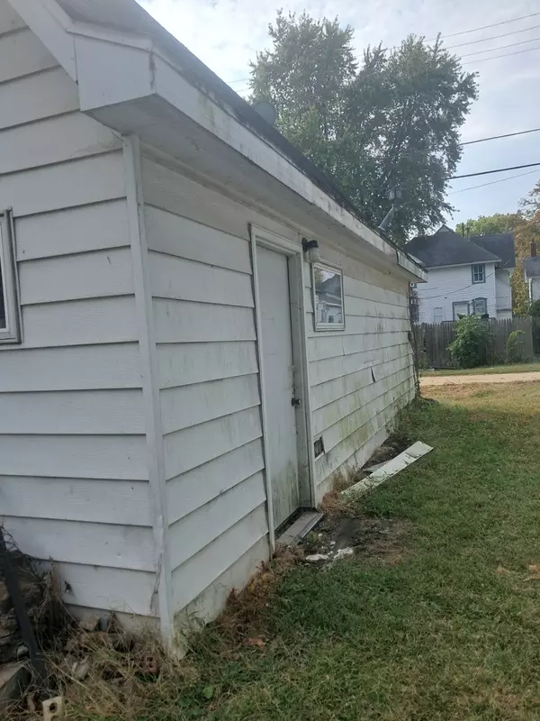 Sterling, IL 61081,507 6th AVE